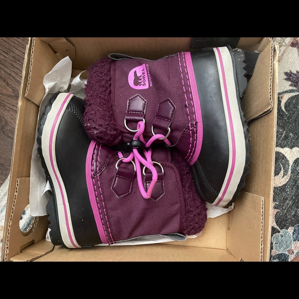 Sorel winter boots toddle girls Size 8